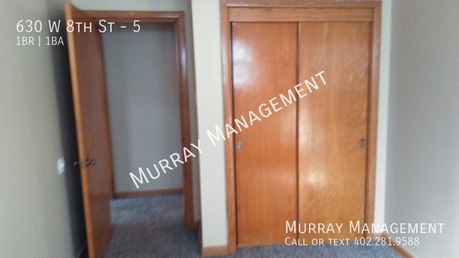 630 W 8th St #5 - Photo 6 of 11