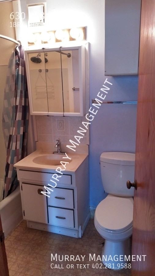 630 W 8th St #5 - Photo 7 of 11