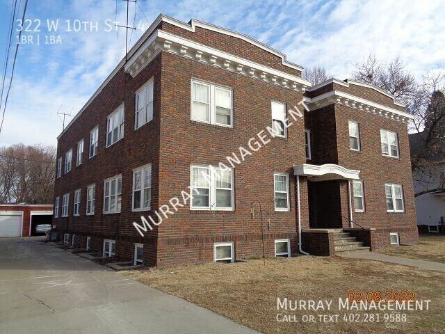 322 W 10th St #4 - Photo 3 of 4