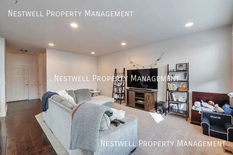 4159 N Fremont Dr - Photo 4 of 33