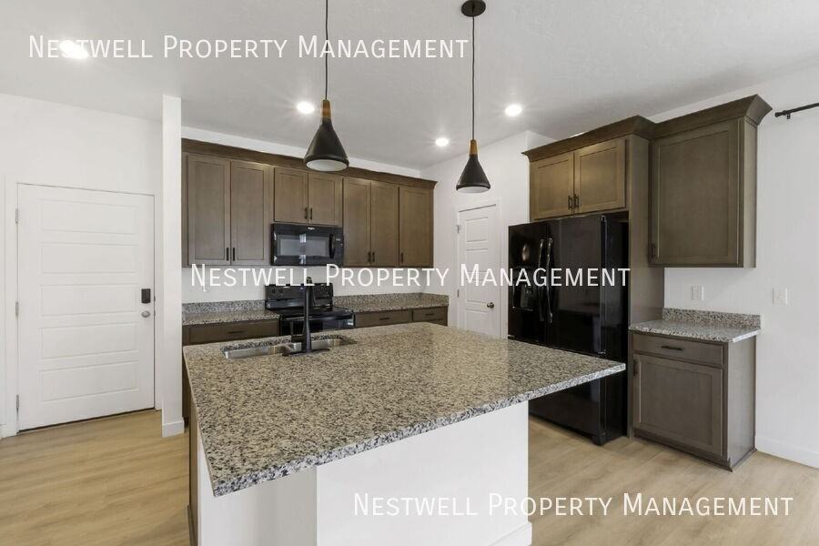 4354 W Dixon Way - Photo 3 of 30