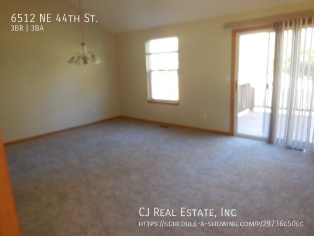 6512 Ne 44th St - Photo 2 of 8