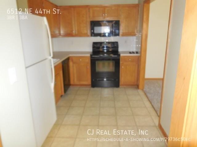 6512 Ne 44th St - Photo 3 of 8