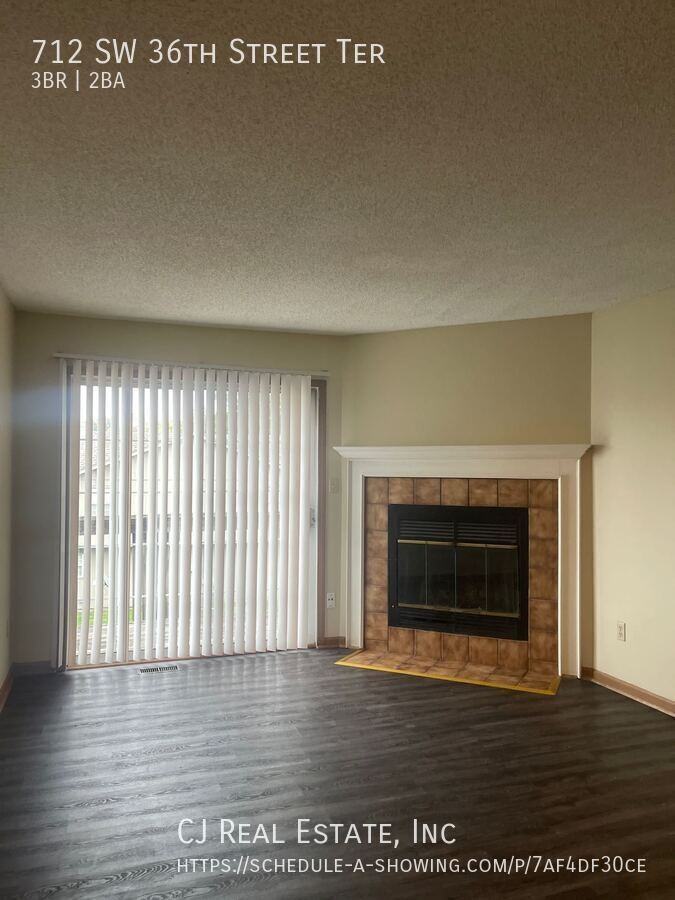 712 Sw 36th Street Ter - Photo 2 of 11
