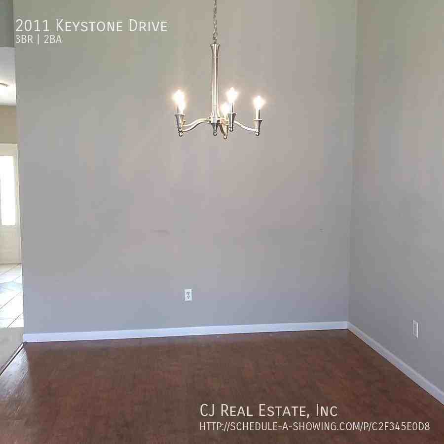 2011 Keystone Dr - Photo 3 of 9