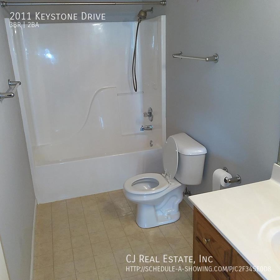 2011 Keystone Dr - Photo 7 of 9