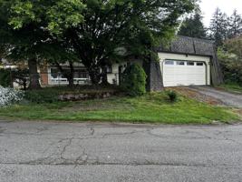 featured image of 146 Hawthorn Ln #1