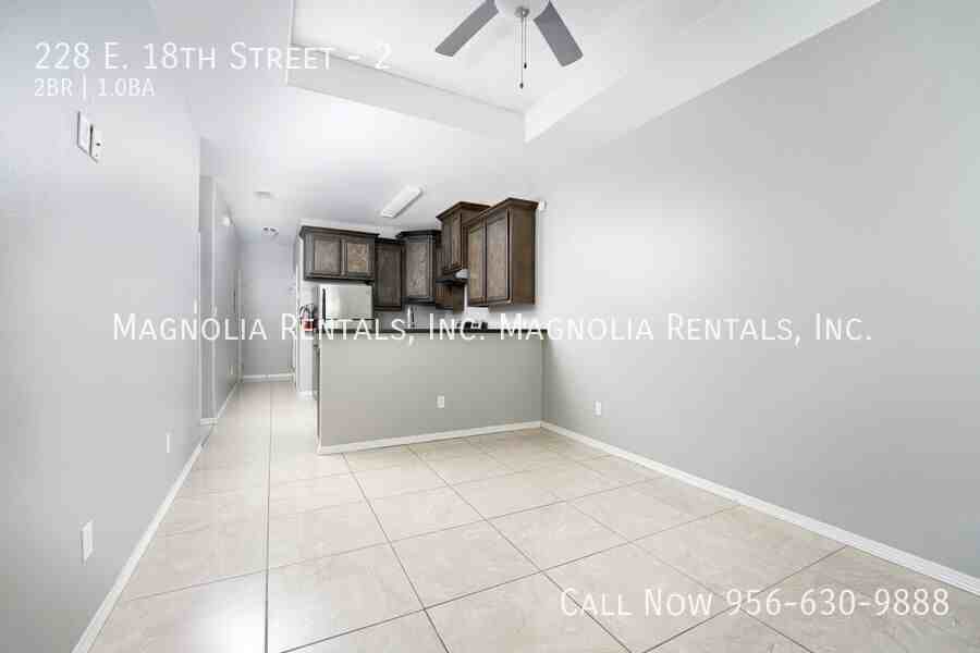 228 E 18th St #2 - Photo 3 of 11