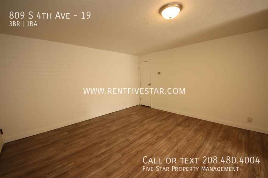 809 S 4th Ave #19 - Photo 4 of 12