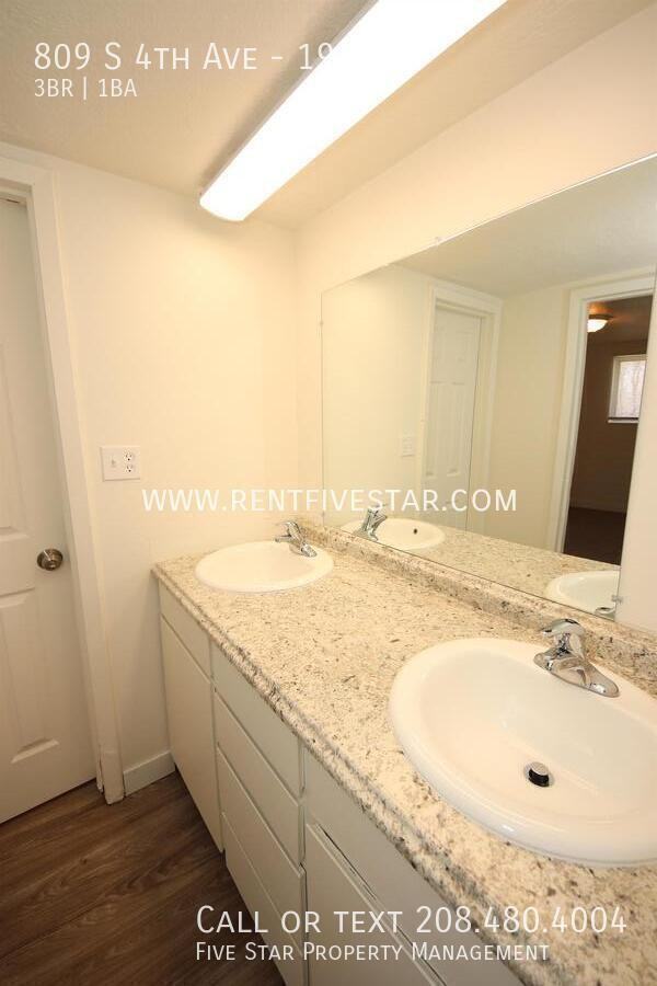 809 S 4th Ave #19 - Photo 7 of 12