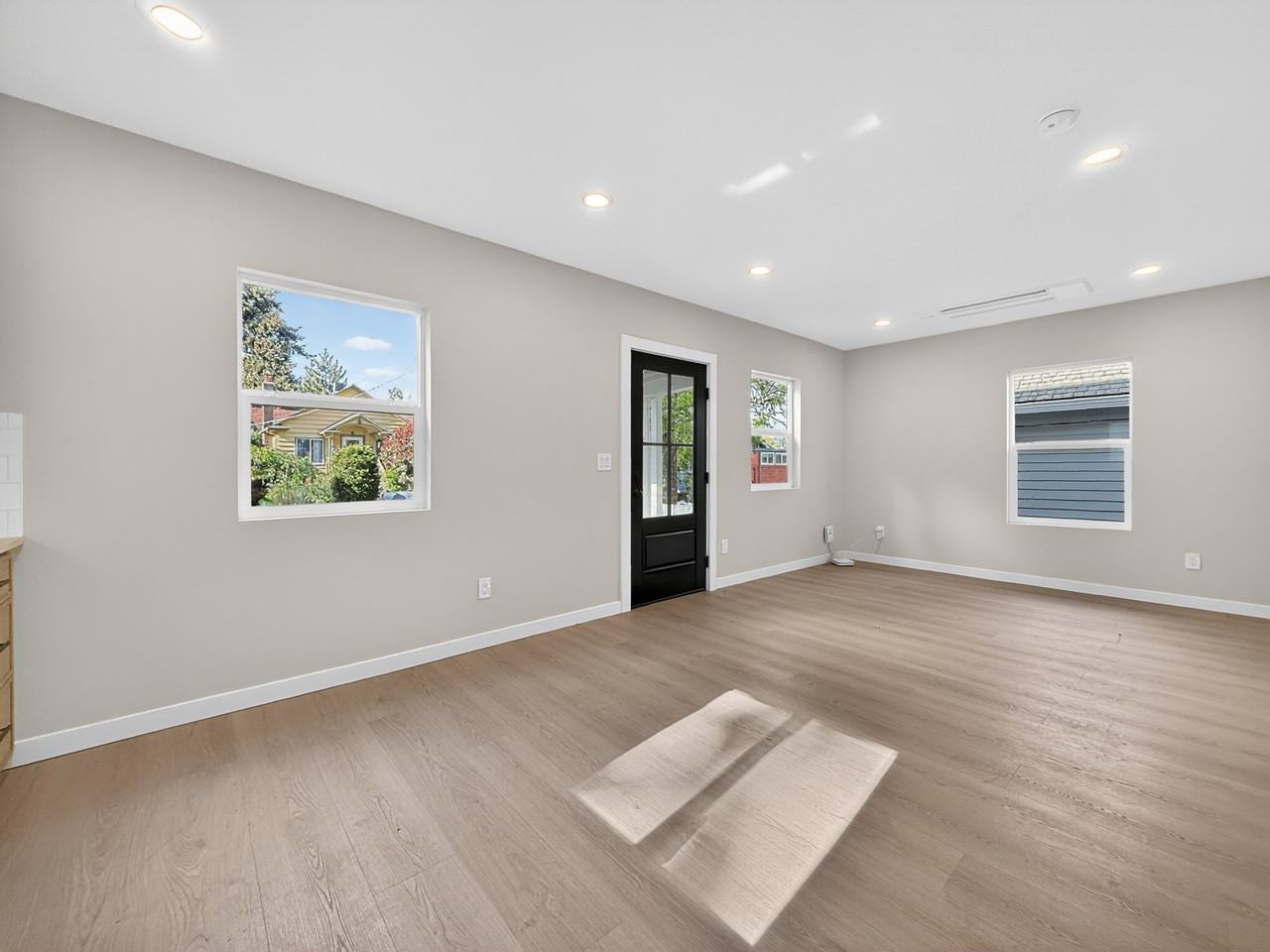 925 N 75th St #A - Photo 5 of 19