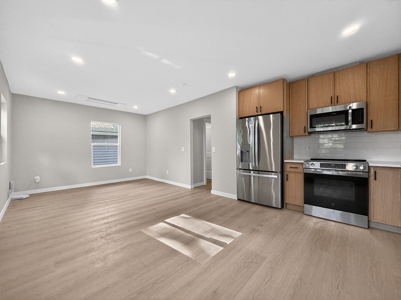 925 N 75th St #A - Photo 7 of 19