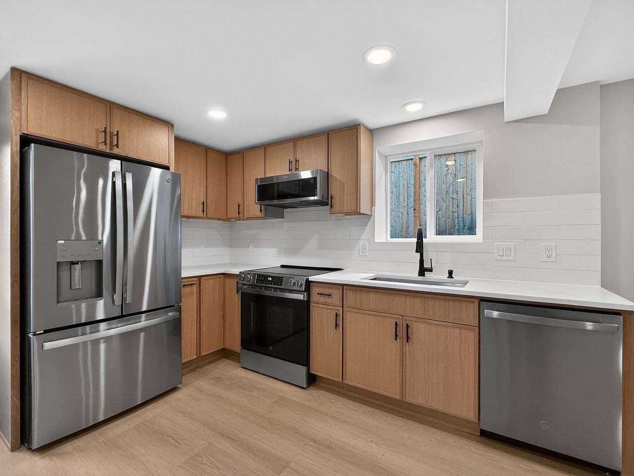 925 N 75th St #B - Photo 2 of 16