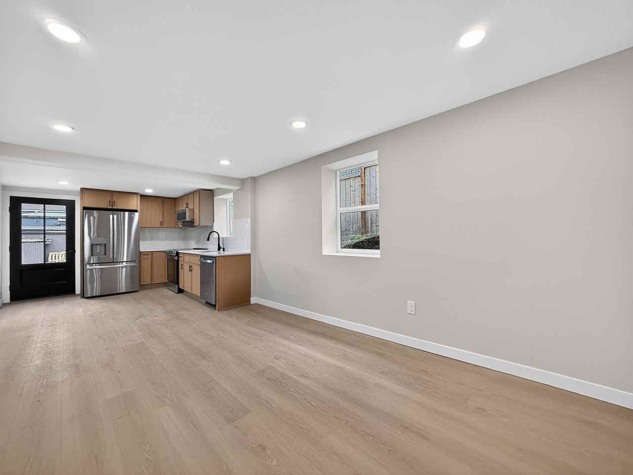 925 N 75th St #B - Photo 5 of 16