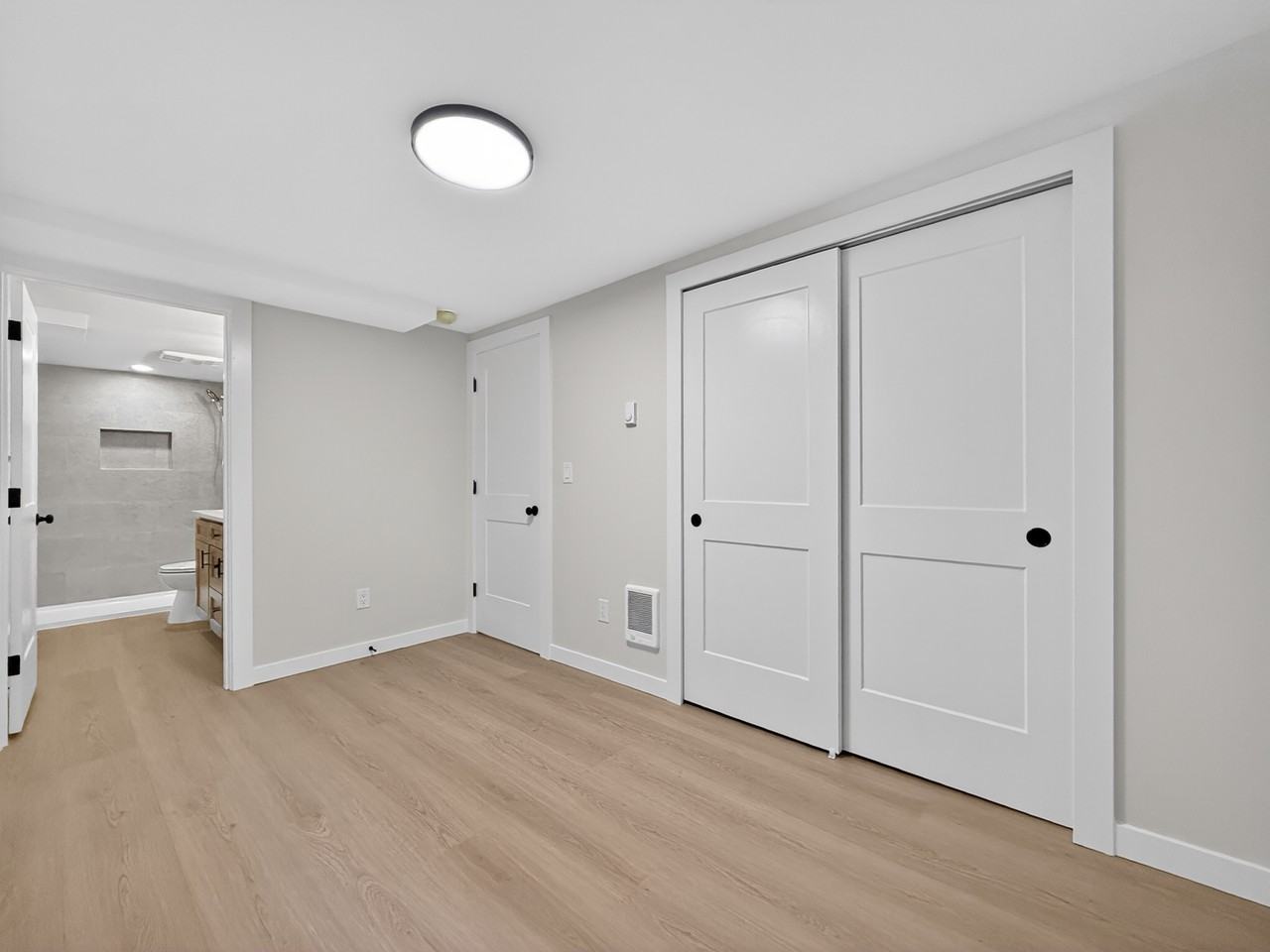 925 N 75th St #B - Photo 6 of 16