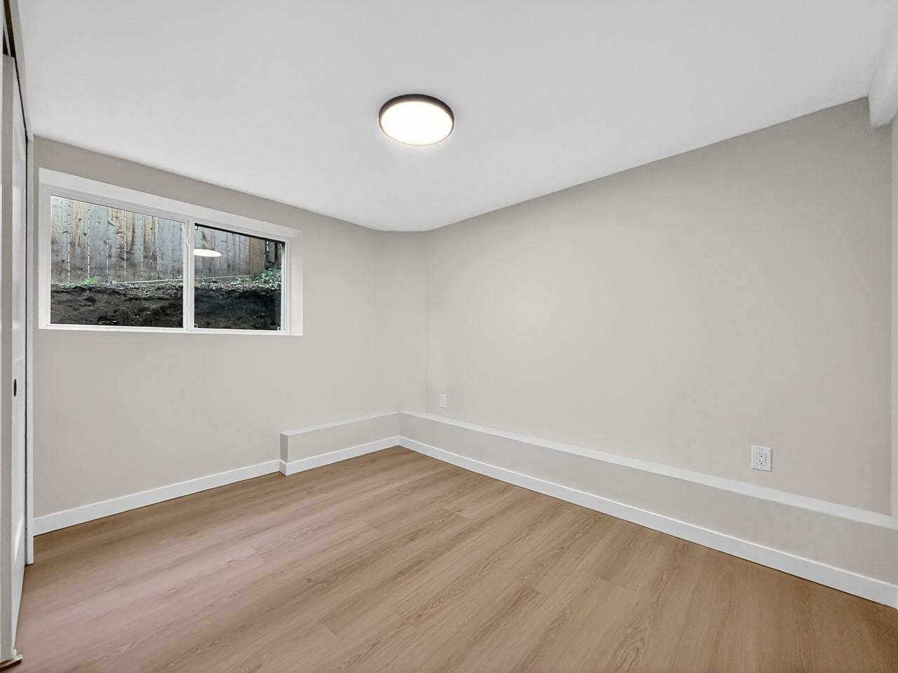 925 N 75th St #B - Photo 7 of 16