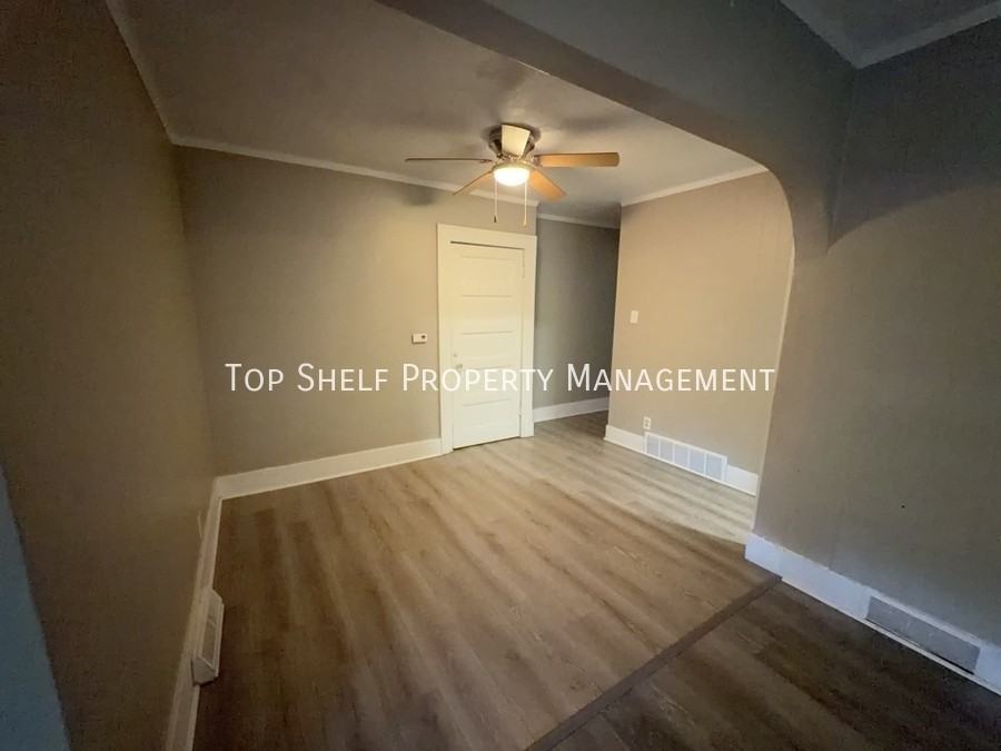 3905 8th St - Photo 2 of 8