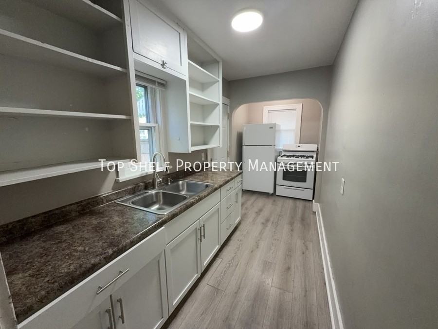 3905 8th St - Photo 3 of 8