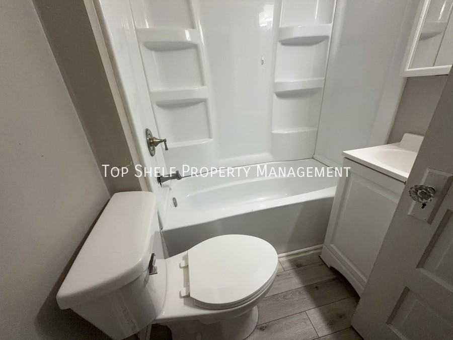 3905 8th St - Photo 5 of 8