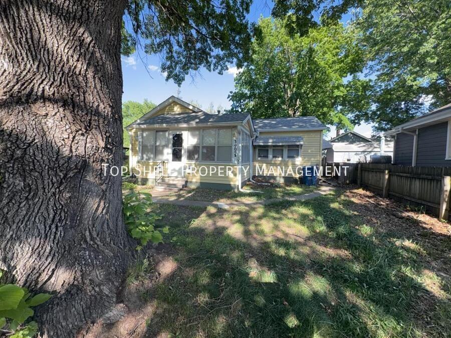 3905 8th St - Photo 6 of 8