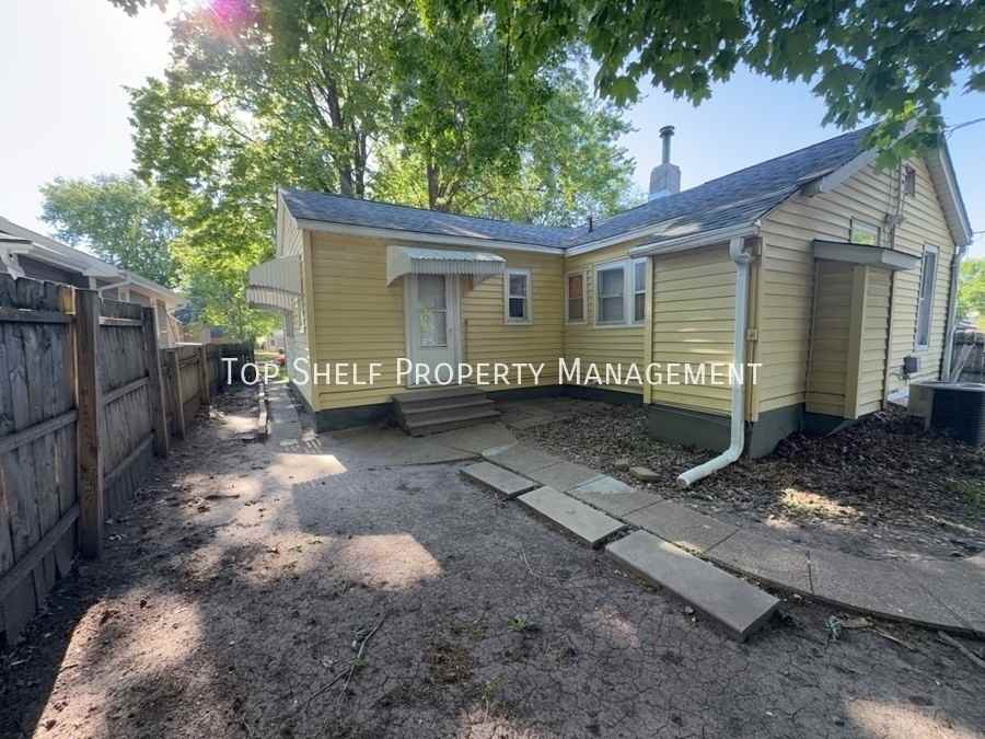 3905 8th St - Photo 7 of 8
