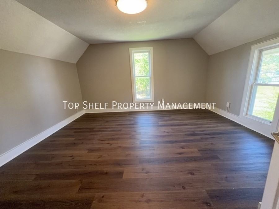 915 E Washington Ave - Photo 7 of 11