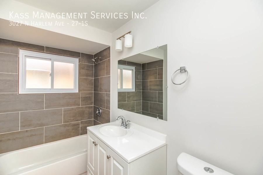 3027 N Harlem Ave #27-1S - Photo 6 of 9