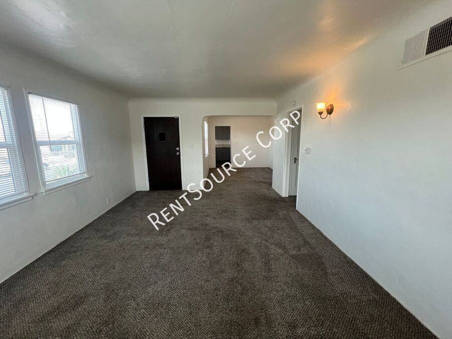 100 100 East Fredricks St - 100 East Fredricks St #V - Photo 5 of 30
