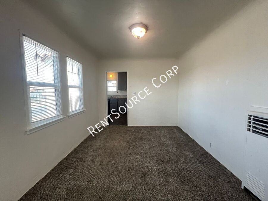 100 100 East Fredricks St - 100 East Fredricks St #V - Photo 7 of 30
