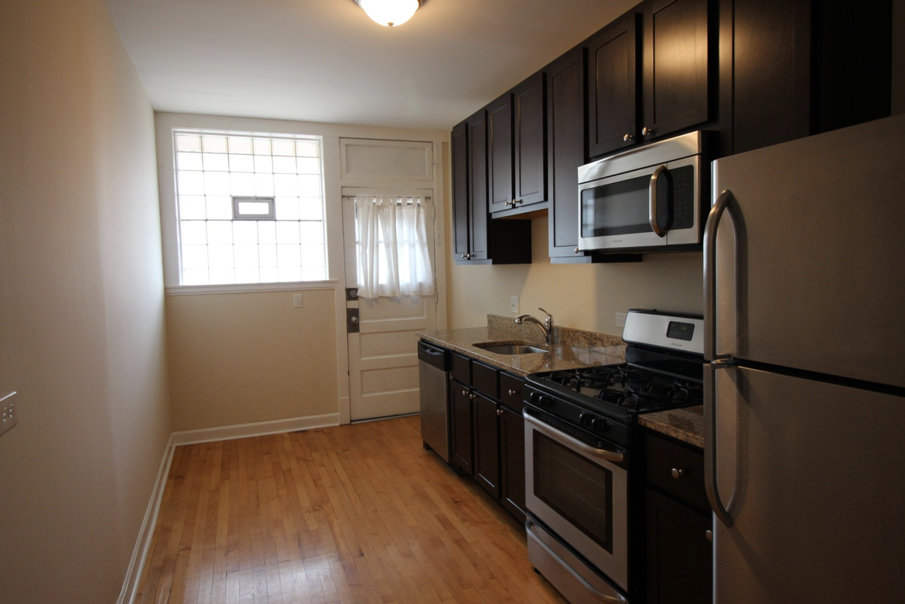 2339 W Rosemont Ave #3 - Photo 2 of 6