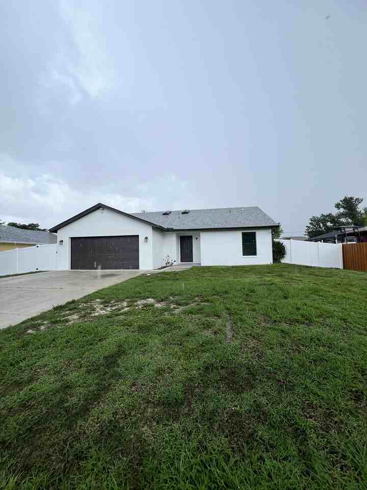 135 Se 30th St #NA - Photo 2 of 16