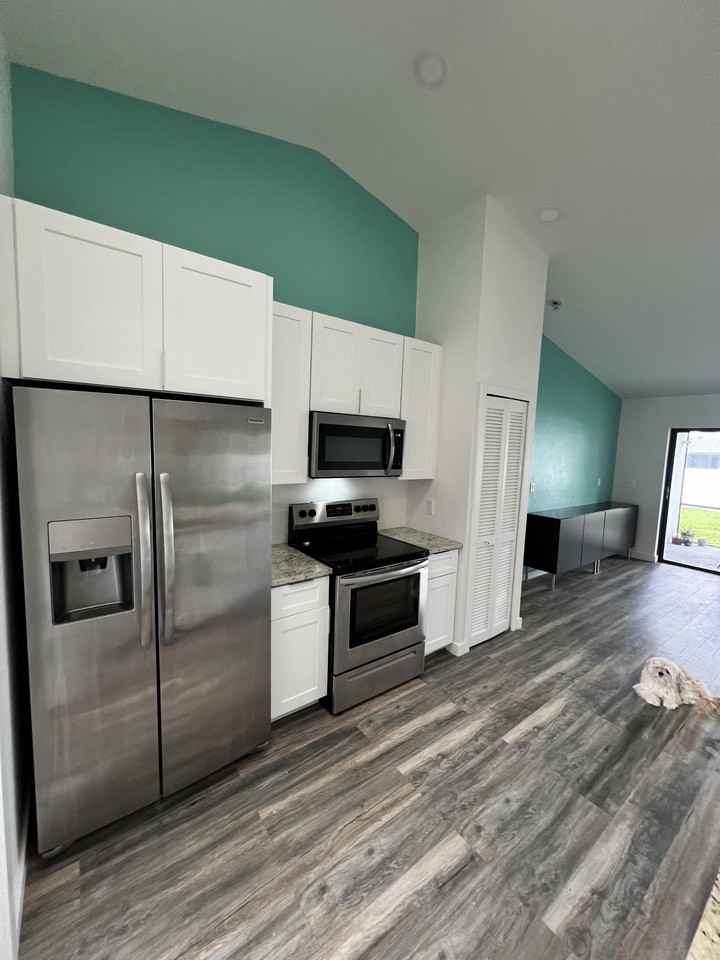 135 Se 30th St #NA - Photo 7 of 16