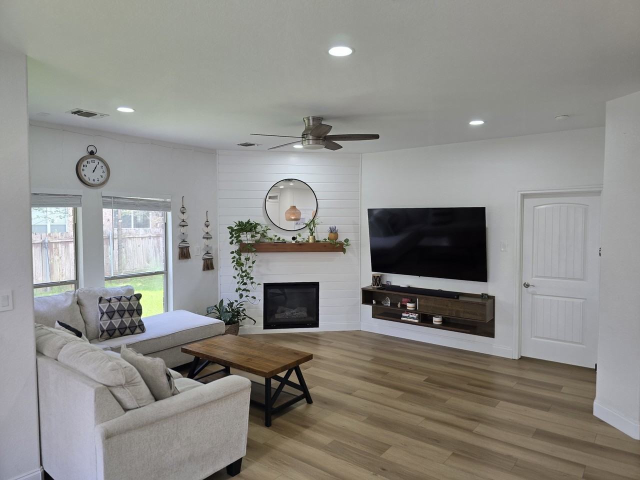 2729 Mirasol Loop #NA - Photo 3 of 27