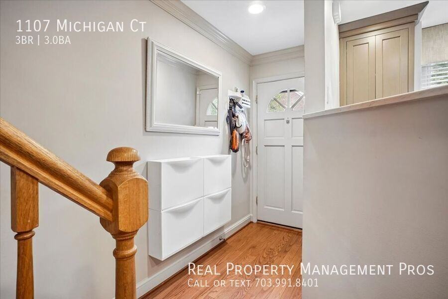 1107 Michigan Ct - Photo 3 of 46
