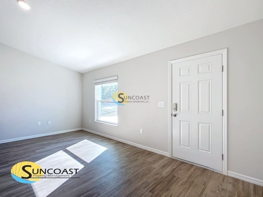 9337 Bahia Rd - Photo 3 of 27