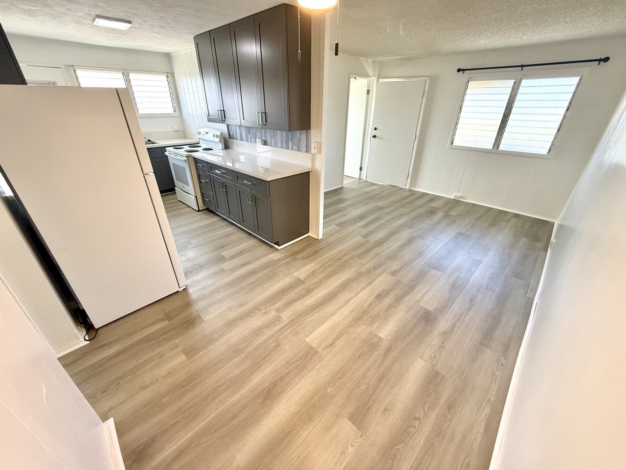 3760 SALT LAKE BLVD- AGENT: DIANE CHOI #MAIN - Photo 2 of 7