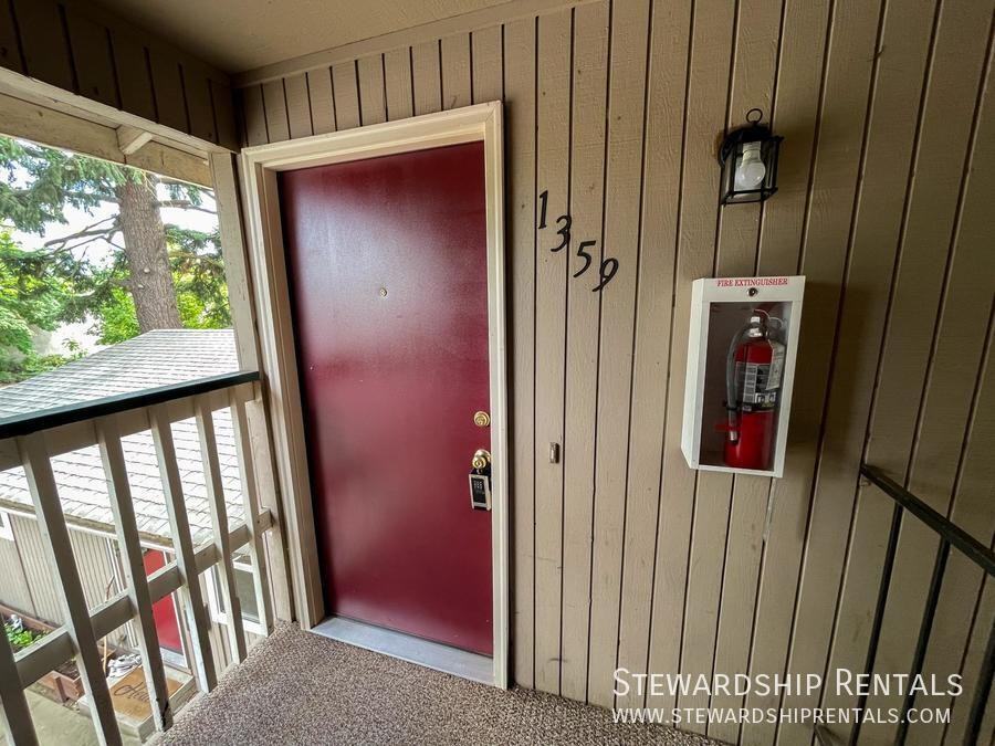 1359 Liberty St Ne - Photo 2 of 15