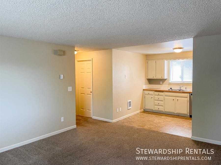 1359 Liberty St Ne - Photo 3 of 15
