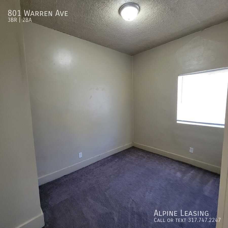 801 Warren Ave - Photo 3 of 11