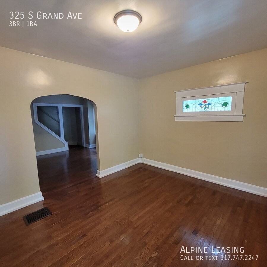 325 S Grand Ave - Photo 2 of 9