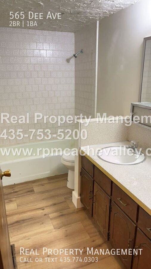 565 Dee Ave - Photo 5 of 6