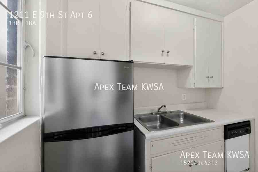 1211 E 9th St Apt 6 - Photo 2 of 30