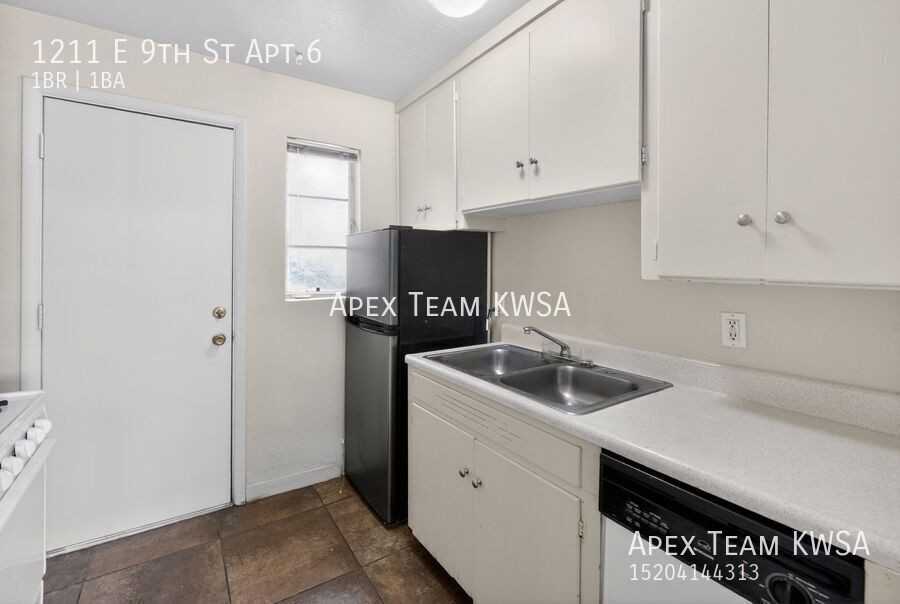 1211 E 9th St Apt 6 - Photo 3 of 30