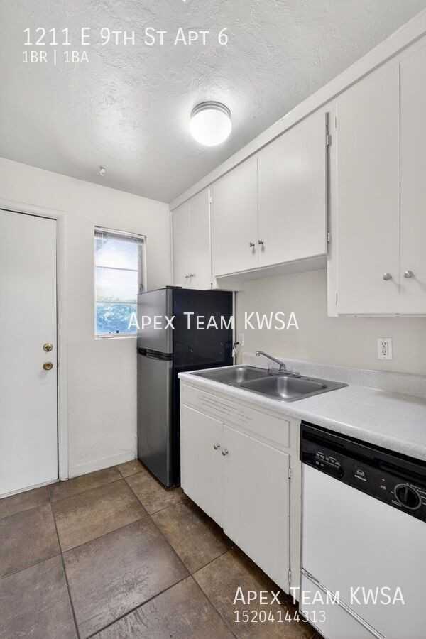 1211 E 9th St Apt 6 - Photo 5 of 30