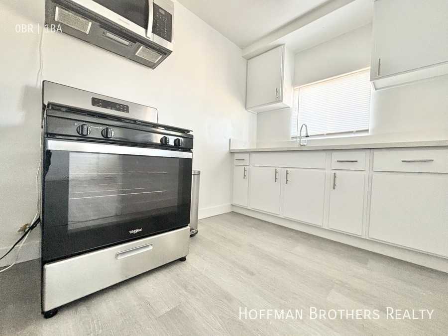 5179 S Western Ave #201 - Photo 2 of 8