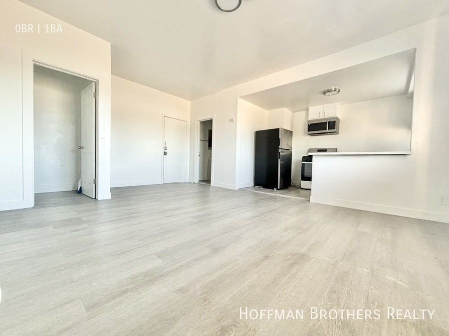 5179 S Western Ave #201 - Photo 3 of 8