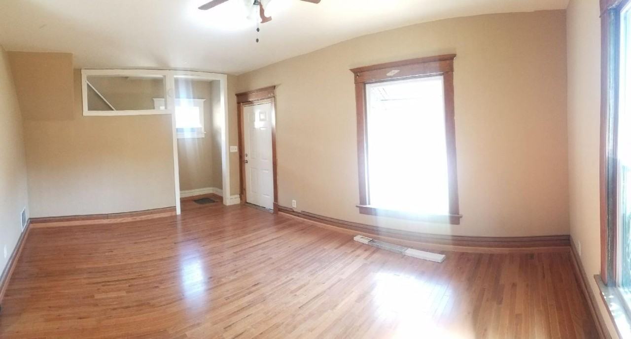 1122 W 5th St #1 - Photo 2 of 12