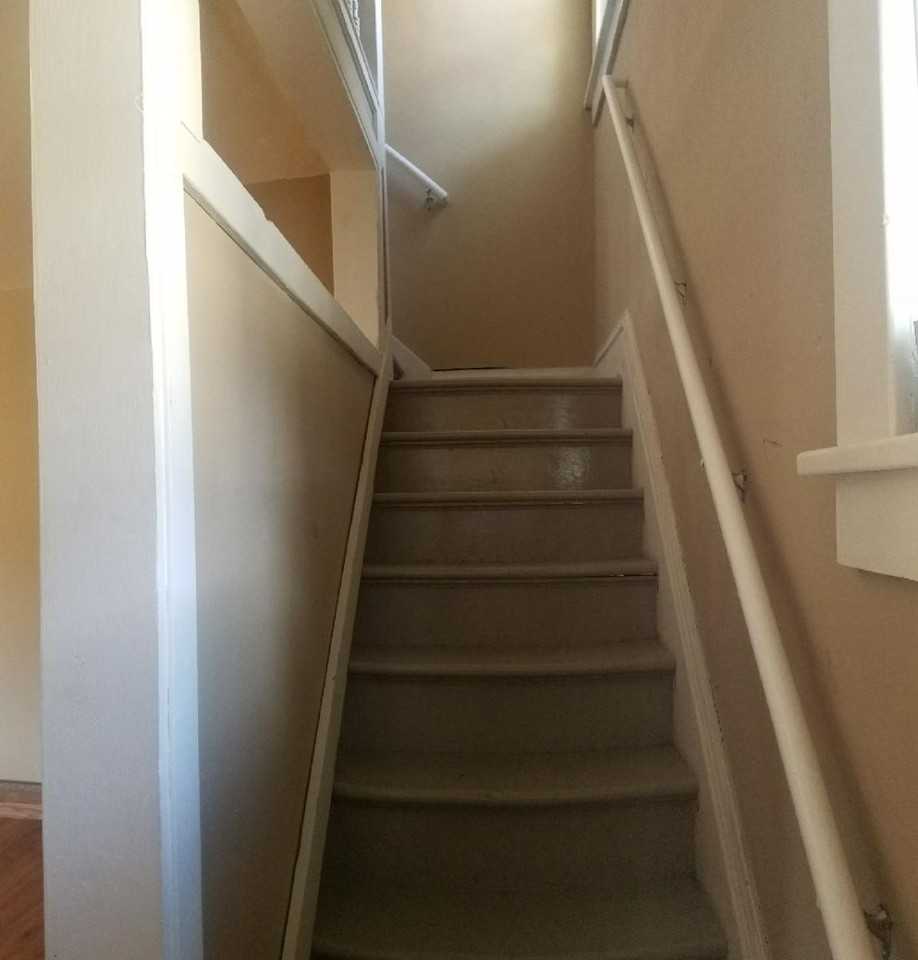 1122 W 5th St #1 - Photo 5 of 12