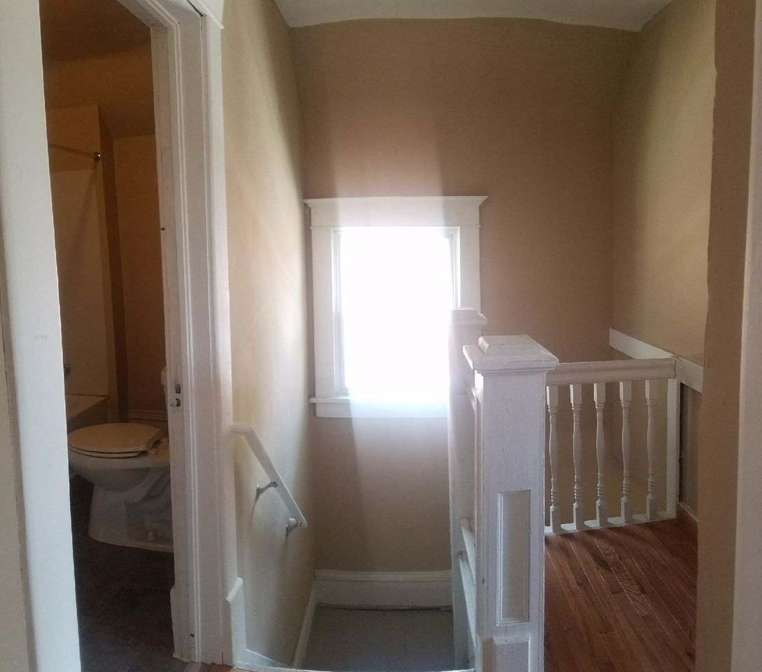 1122 W 5th St #1 - Photo 7 of 12