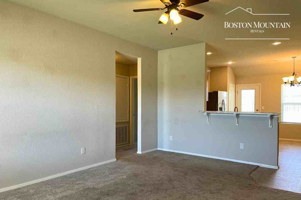 1380 Brigade Blvd - Photo 2 of 13